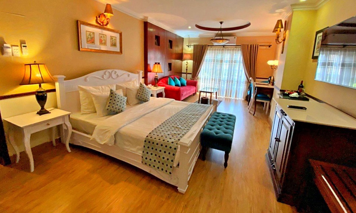 District 10 Hotel | S79 Sunflower Hotel & Spa