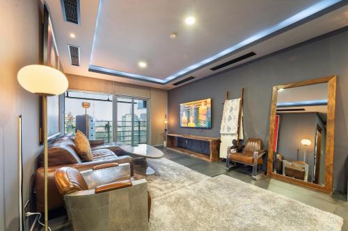 District 1 Apartment | Sailing Tower City Central Apartments