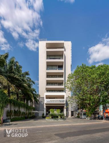Phu Nhuan Hotel | SAZI Parlia Hotel - Free Nails HairWash n Airport