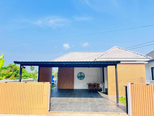 Trat House | Sea & Sand House