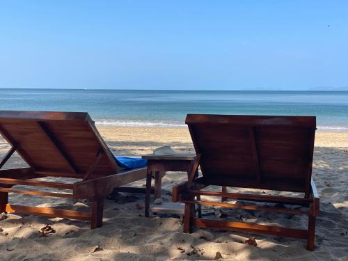 Nuea Khlong Hotel | SeaSmile Beach Resort Koh Jum