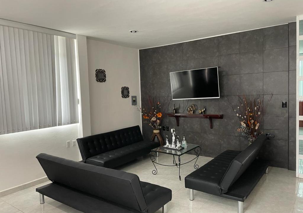 Tehuacan House | Sensity Home Preciosa y espaciosa casa todos los servicios 5 min del CIS
