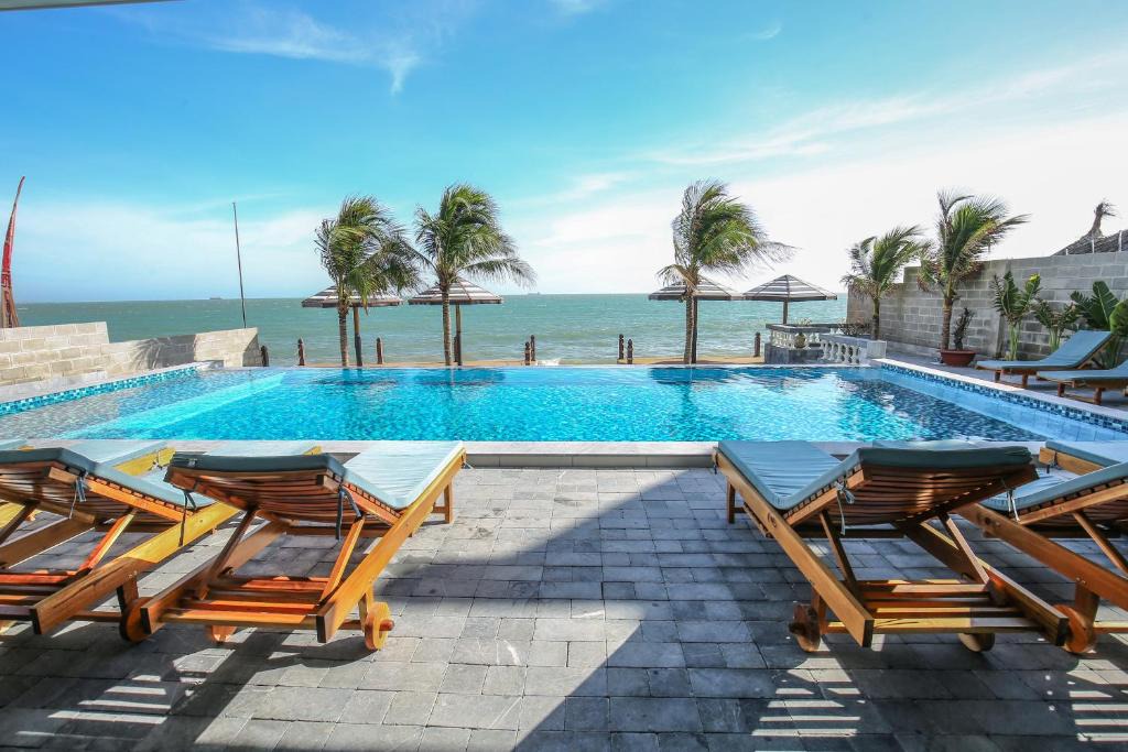 Central Mui Ne Beach Resort | Serenity by the Sea