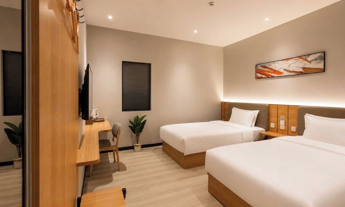 Duc Hoa Hotel | Sevendays Hotel