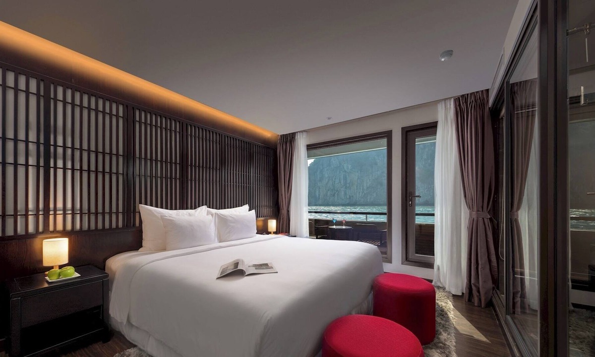 Bai Chay Apartment | Silver Room in Scarlet Pearl Cruise