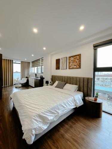 Hanoi House | Sky villas with large balcony