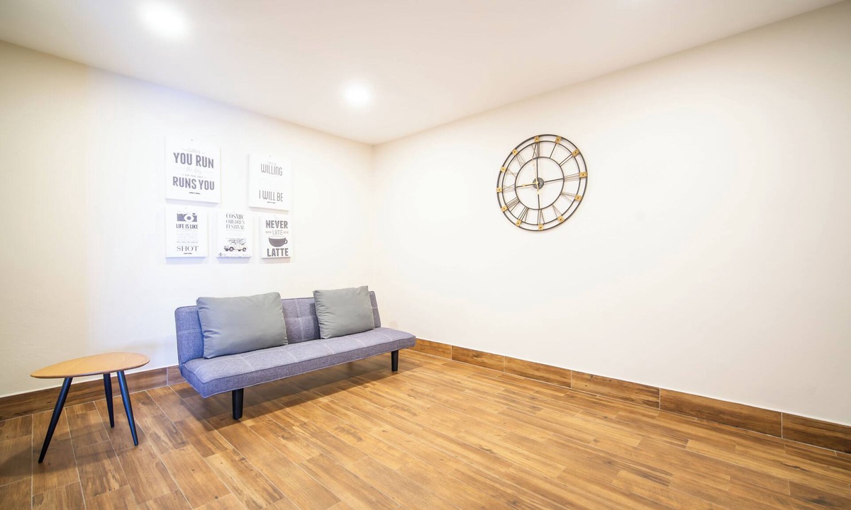 Patong Apartment | Spacious 4-bedroom apartment in fabulous Tambon Patong with AC