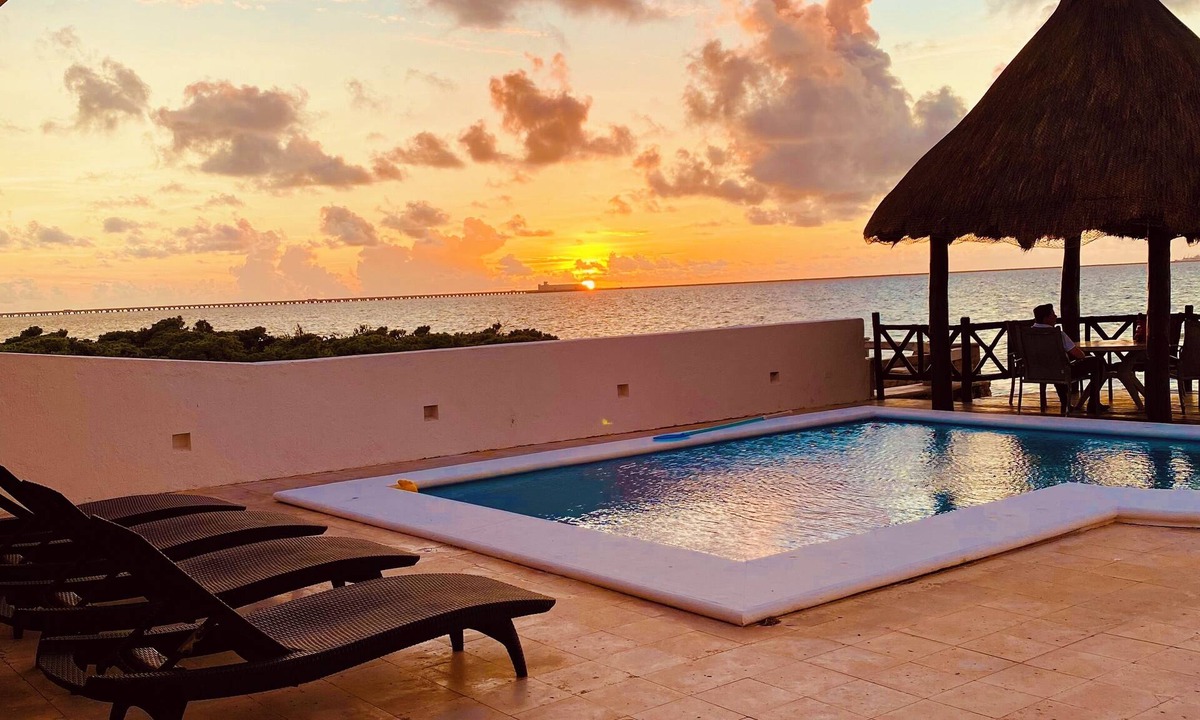 Merida House | Spacious 4-bedroom house in delightful Progreso with WiFi AC …the best views in