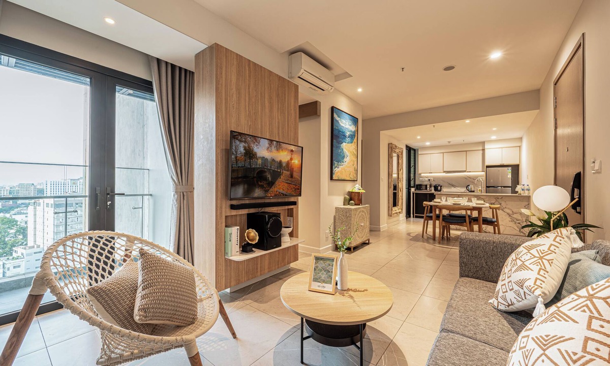 District 1 Apartment | Spacious 7 Bedrooms Retreat with Premium Pool & Gym
