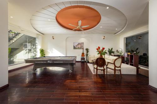 Yen Phu Villa | Spacious 8BR Rooftop Jacuzzi Villa for Groups near West Lake