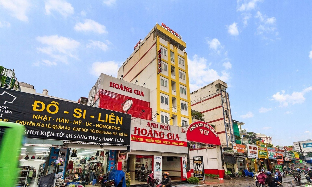 Tan Phu District House | Spacious Deluxe Family Stay in Tan Phu