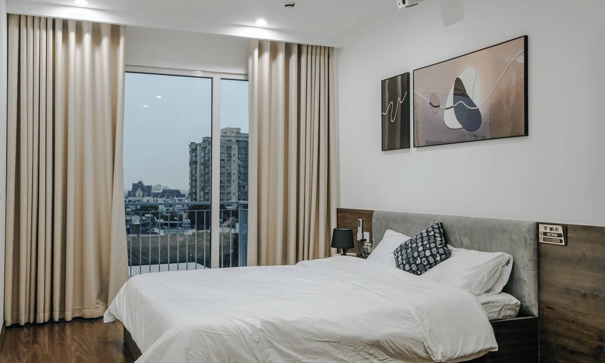 Hanoi Apartment | Studio Suite Deluxe 35m2 with Balcony