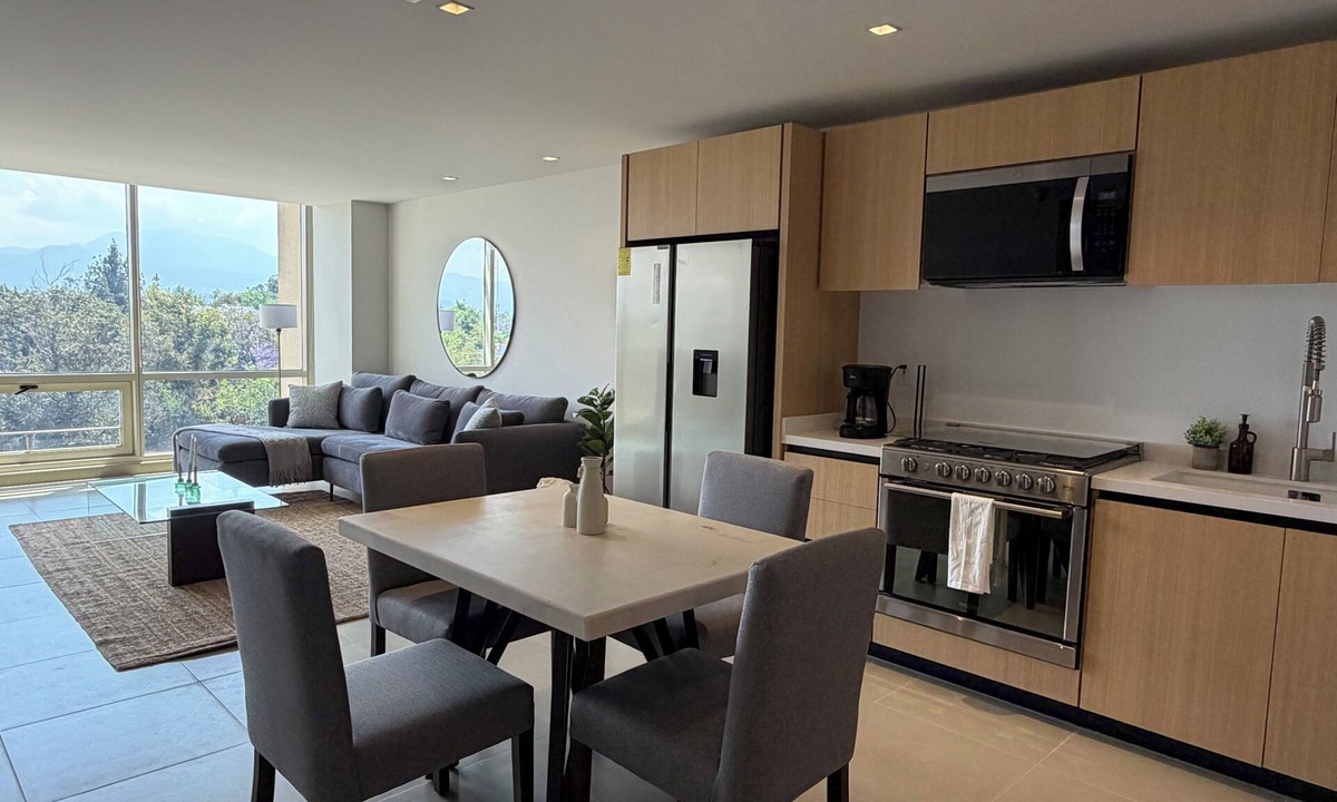 Del Carmen Apartment | Stylish 2BR/2BA apartment in Vivant Mitikah with luxury finishes and top amenities: pool, gym, business center & more. Located inside Mitikah Mall with shops, restaurants, and Walmart downstairs—everything you need in one place. 24/7 security.