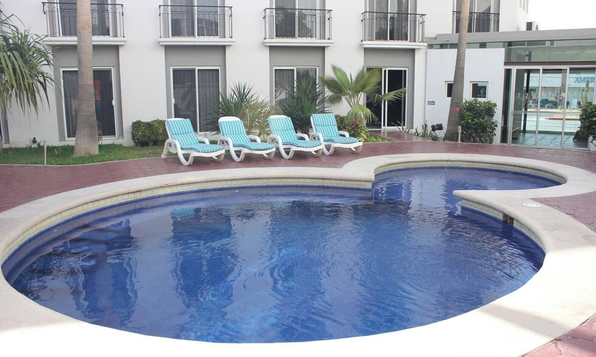 Ildefonso Green Hotel | Stylish & Spacious Suite Near Cabo San Lucas Local Hotspots
