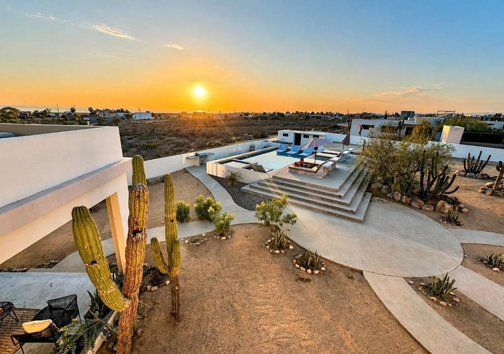 Todos Santos Villa | Sun-drenched escape w sleek saltwater pool