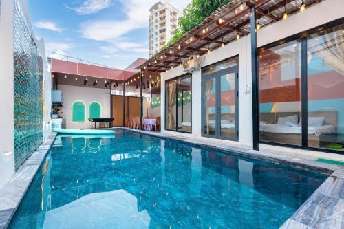 Vung Tau Villa | SunDay Villa 13 NH - Đi Bộ Ra Biển - Free Bida - Karaoke