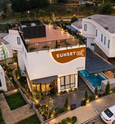 Luong Son Apartment | Sunset Villa Legacy Hill Resort