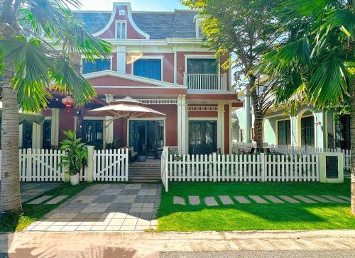 Xuyen Moc House | SUNSHINE Beach Villa - Wonderland Royal Ho Tram