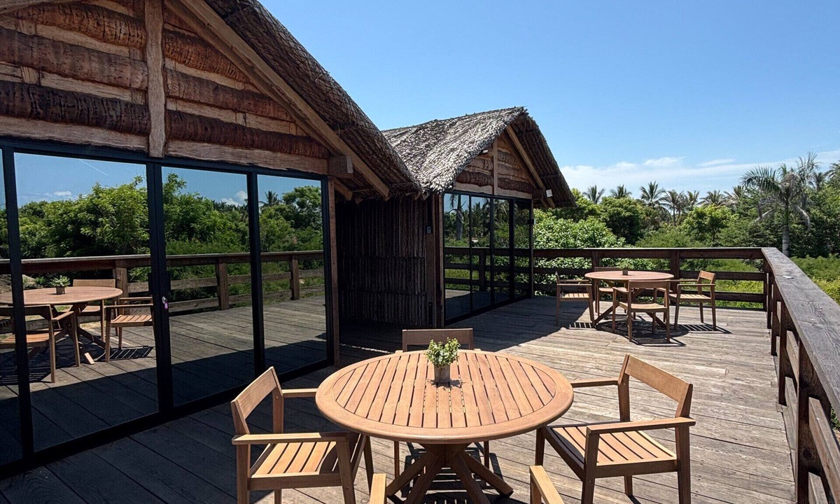 Elota Ski Chalet | Surf Cabin Oceanfront – Celestino Gazca