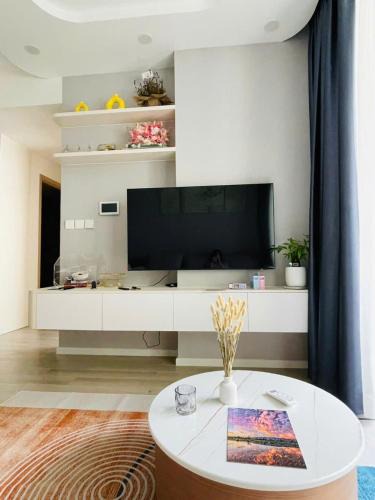 District 9 Apartment | Suzon-Luxurious Apartment at Lumiere Boulevard VGP
