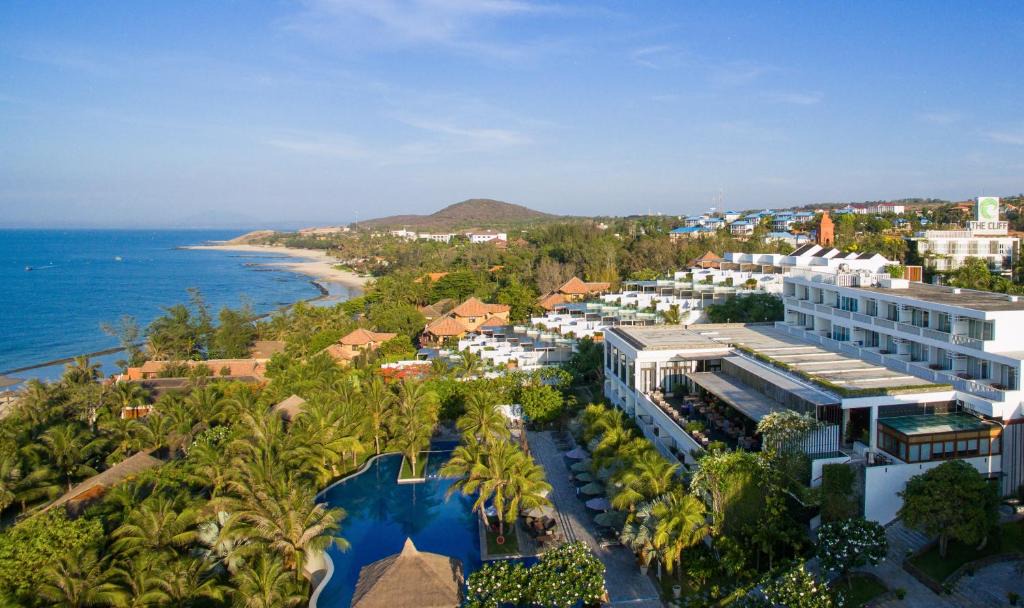 Phu Hai Beach Resort | The Cliff Resort & Residences