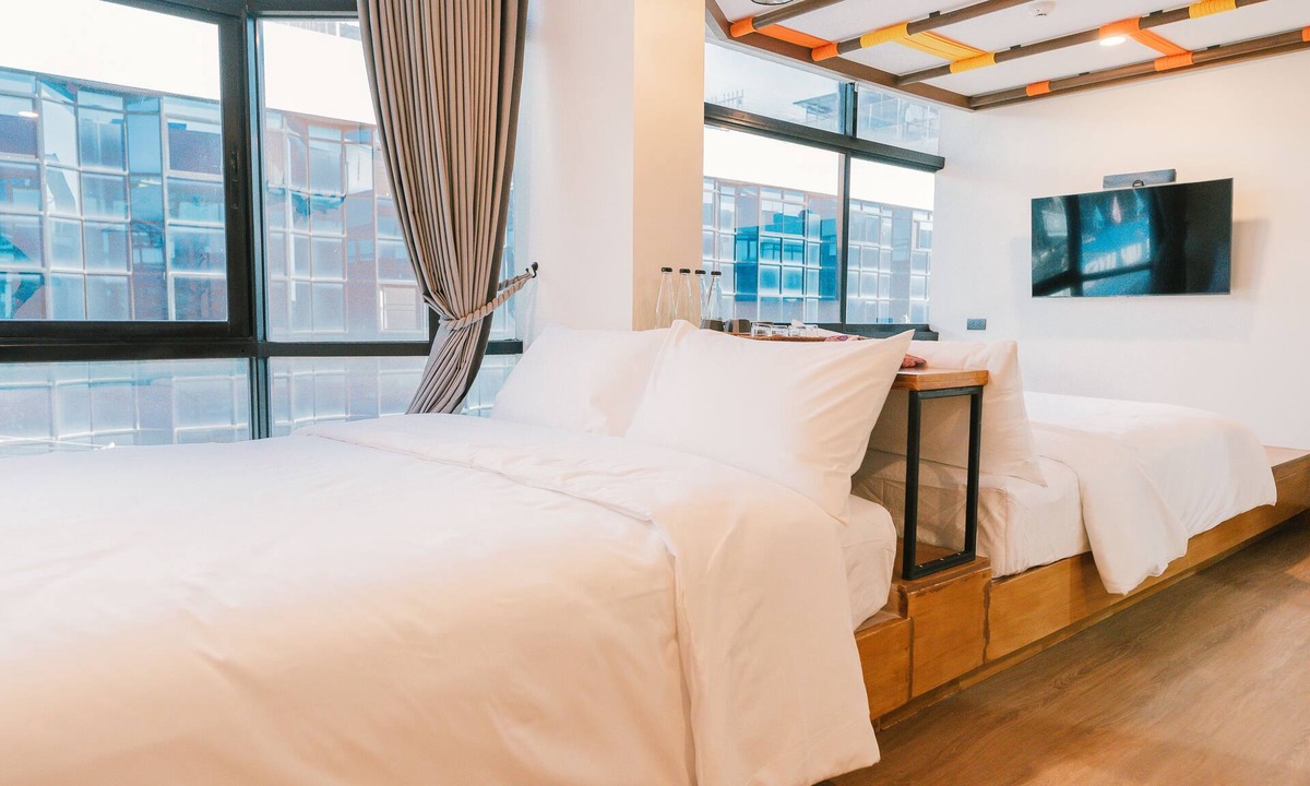 Sri Phum Hotel | The Family Room: Deer