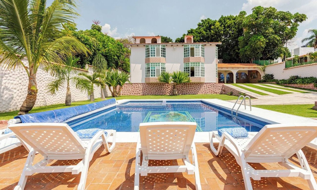 Cuernavaca House | The house where everyone fits. Solar Panels.