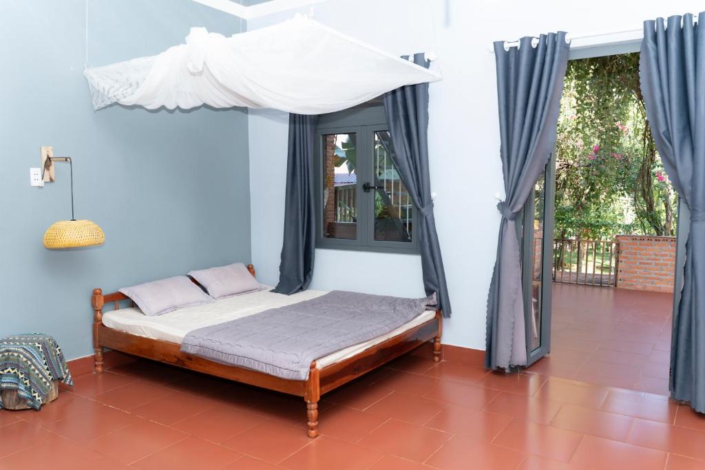 Cu M'gar Apartment | The Lazy Farm-Garden Central Room