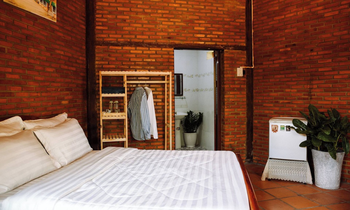 East Ham Tien Beach House | The little garden homestay