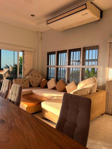 Sikao Villa | The Sunny Hill House
