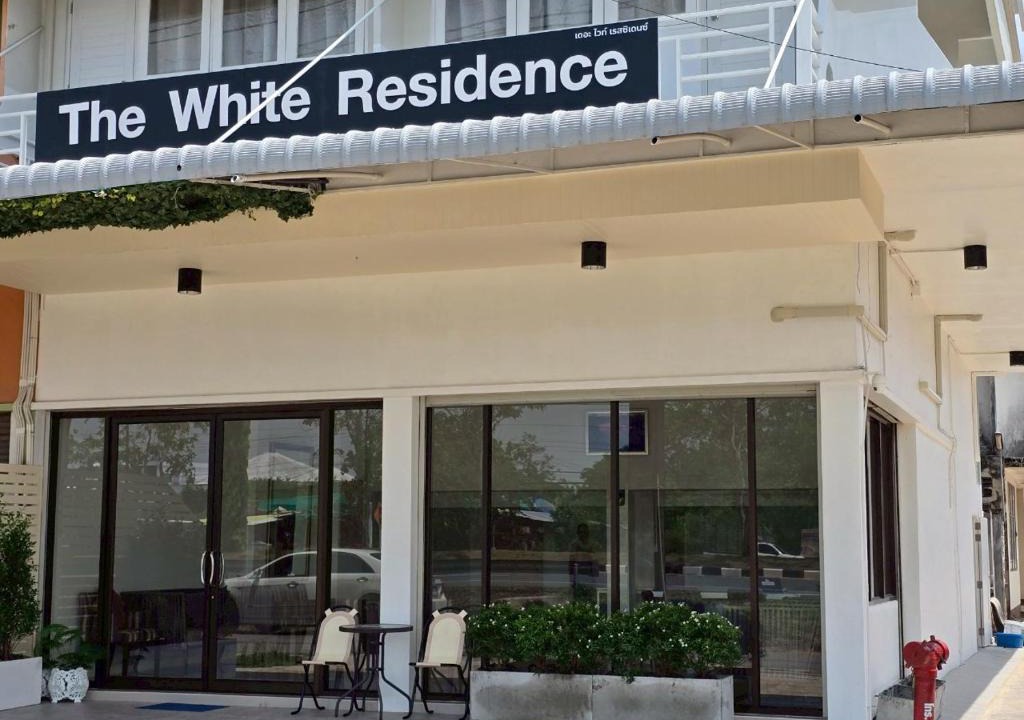 Chanthanimit Hotel | The White Residence
