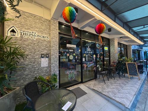 San Chao Pho Suea Hostel | Thepmongkol House