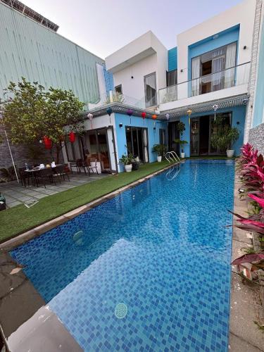 Tho Quang Beach Apartment | Tiny's Villa 2 - Near Beach, Moutain, Big Pool with Jacuzzi