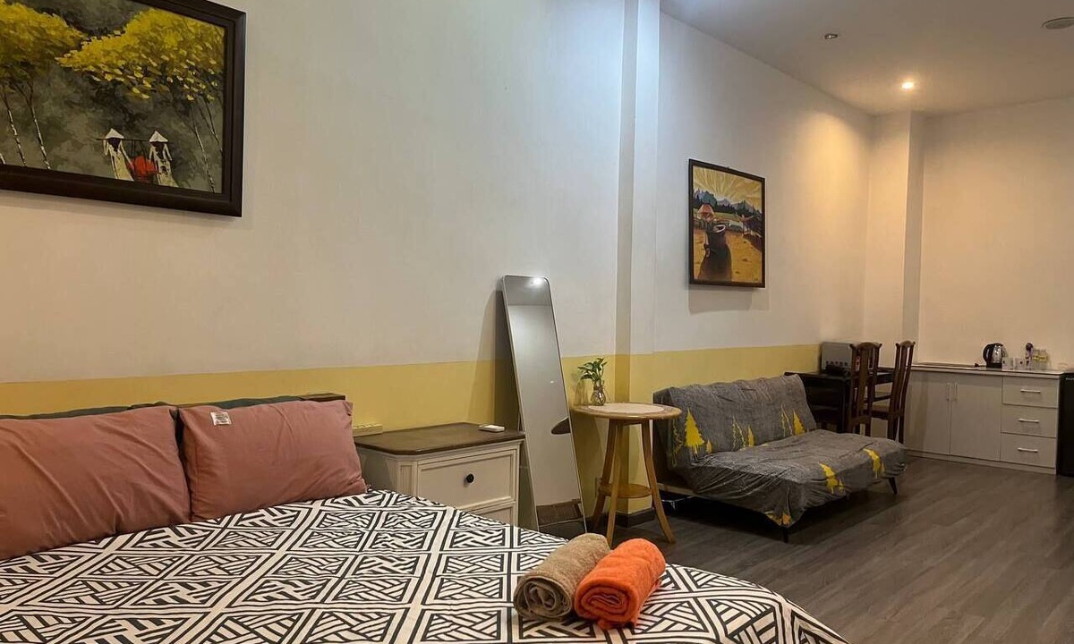 District 5 House | Tremendous 7-bedroom house with AC in Thành phố Hồ Chí Minh