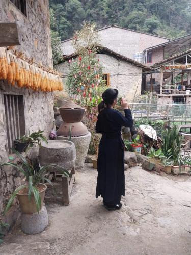 Trung Khanh House | Triệu hoan homestay nhà sàn cổ tại làng đá cổ Khuổi ky
