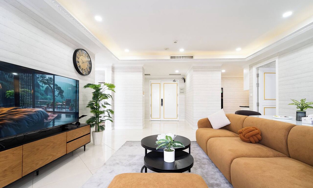 Ben Nghe Apartment | TV Lancaster D1 3BR Walk to City Center