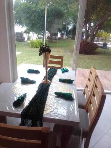 Tequesquitengo Apartment | Vacation home with lake access and pool