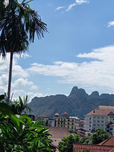 Vang Vieng House | Vang Vieng Queen's- Mountain view Hotel
