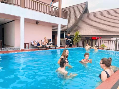 Vang Vieng House | Vang Vieng Sisavang View Hotel & Pool