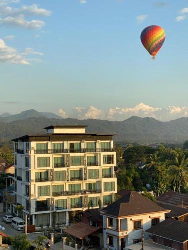 Vang Vieng Hotel | VANG VIENG TOPVIEW HOTEL