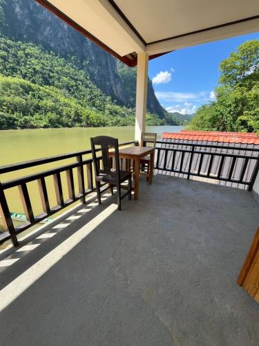 Nong Khiaw House | Views Backpackers Hostel