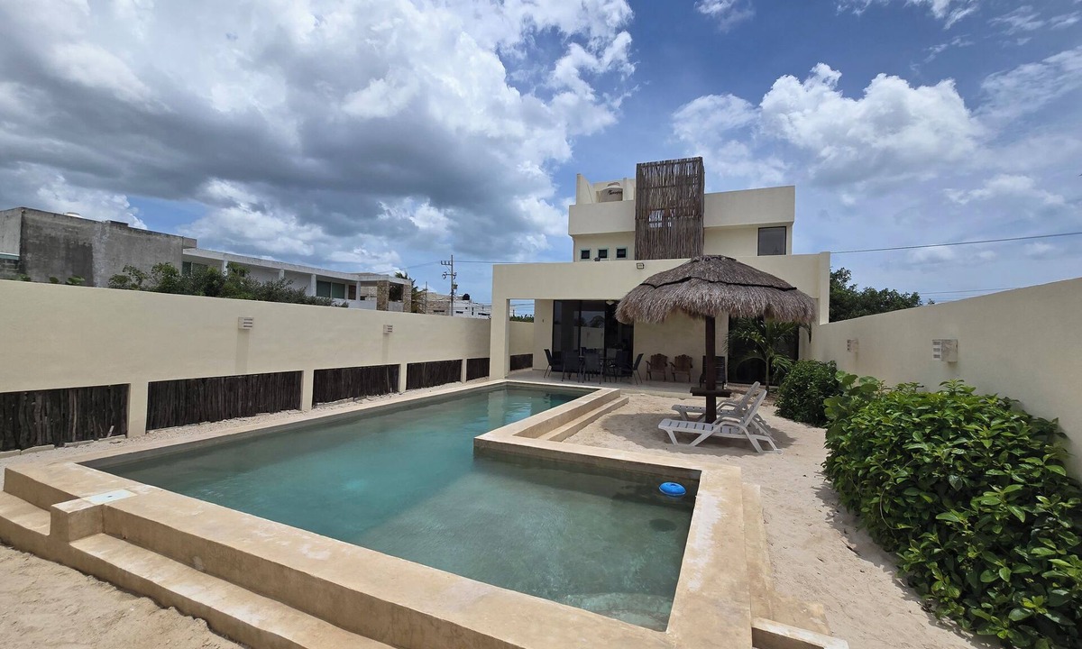 San Benito House | Villa Bélgica : Quiet, equipped and close to the sea with rooftop.