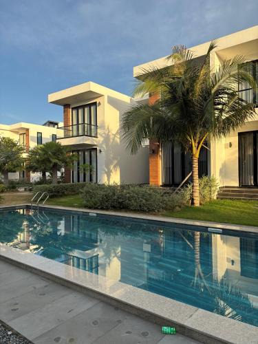 Long Hai Villa | Villa biển Saint Simeon Resort Long Hải sát biển, Hồ bơi, BBQ, lý tưởng cho đại gia đình và nhóm bạn