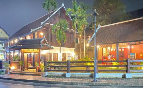 Luang Prabang Hotel | Villa Sirikili River View