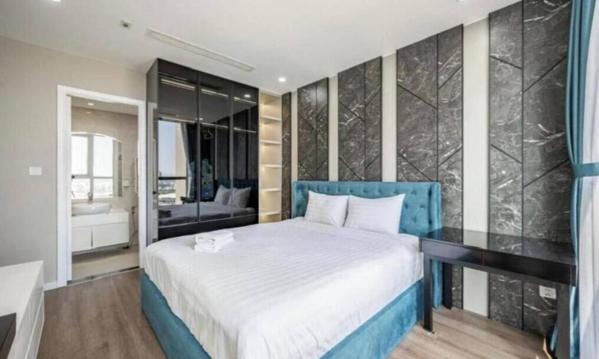 Hang Xanh Apartment | Vinhome Landmark 81 Suites Deluxe Apartment