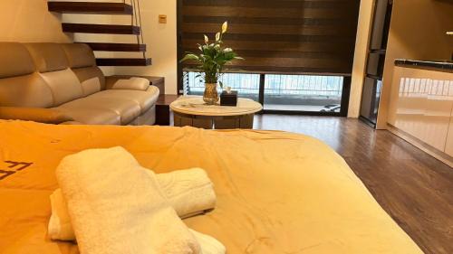 Trung Hoa Nhan Chinh Apartment | Vinhomes Dcapital Byscore Apartment