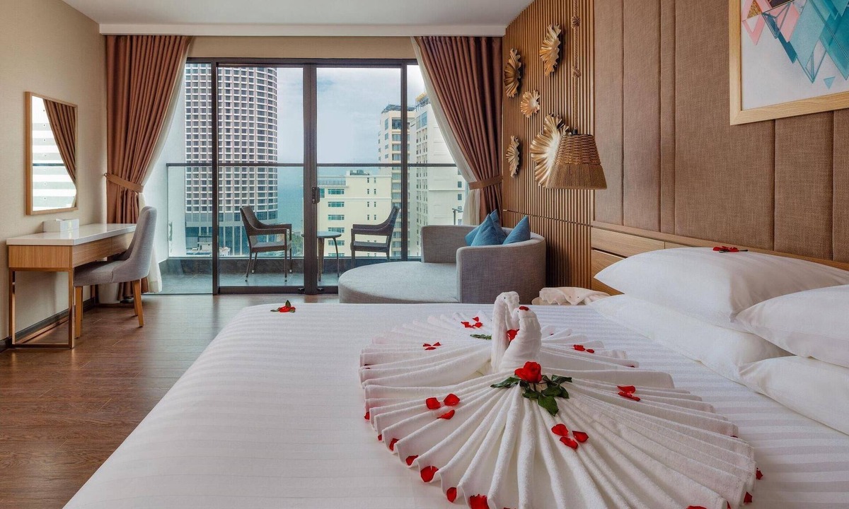 Tran Phu Beach Hotel | Virgo Five Stars Nha Trang - Man Ocean