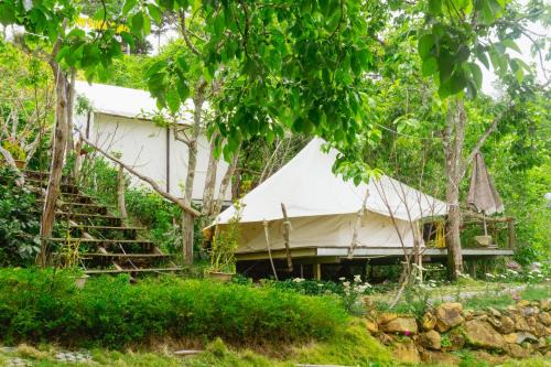 Da Lat Hotel | Vuon Hong Le Phuc-Cau Dat Glamping Retreat Da Lat
