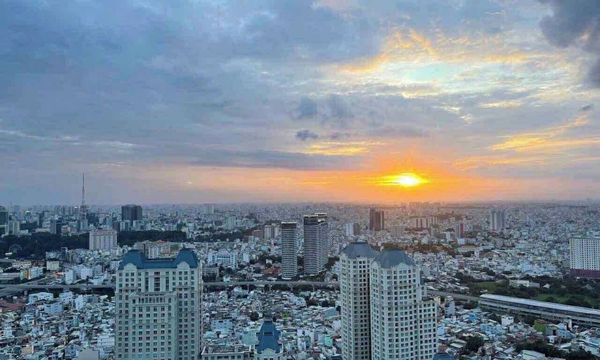 Hang Xanh Apartment | Welcome Vinhome Central park, balcony apartment overlook sparkling Saigonview