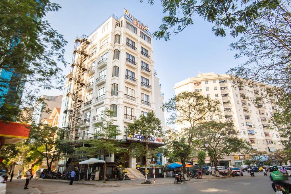 Dich Vong Hotel | Western Hanoi Boutique Hotel